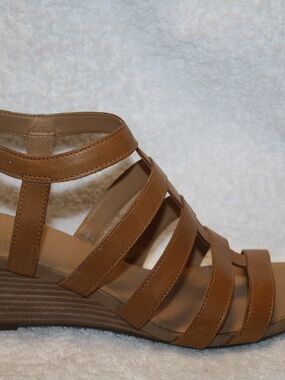 Franco Sarto T-strap Wedge
